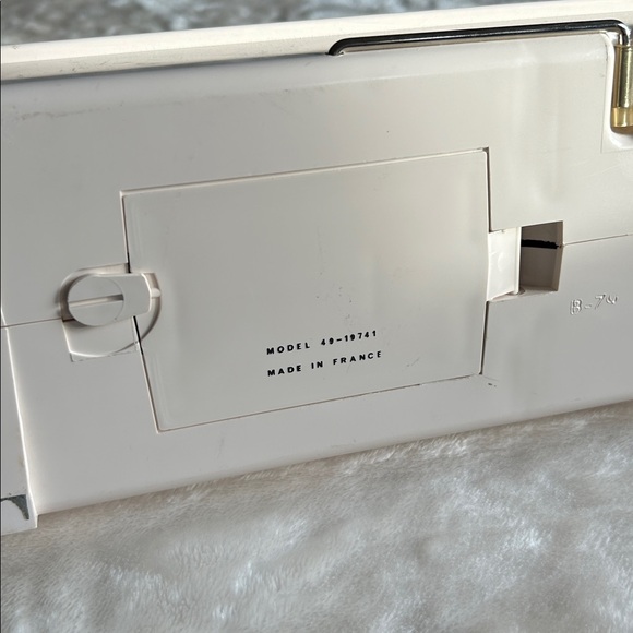 Vintage Kenmore Children’s Sewing Machine - Picture 3 of 4